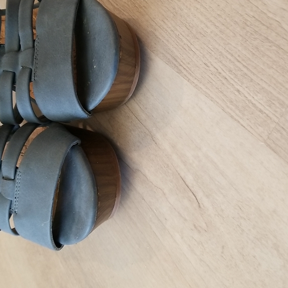 EUC G by GUESS Women's Seany Washed Denim/Jayne Nubuck Sandal Size 8.5 - Picture 8 of 10